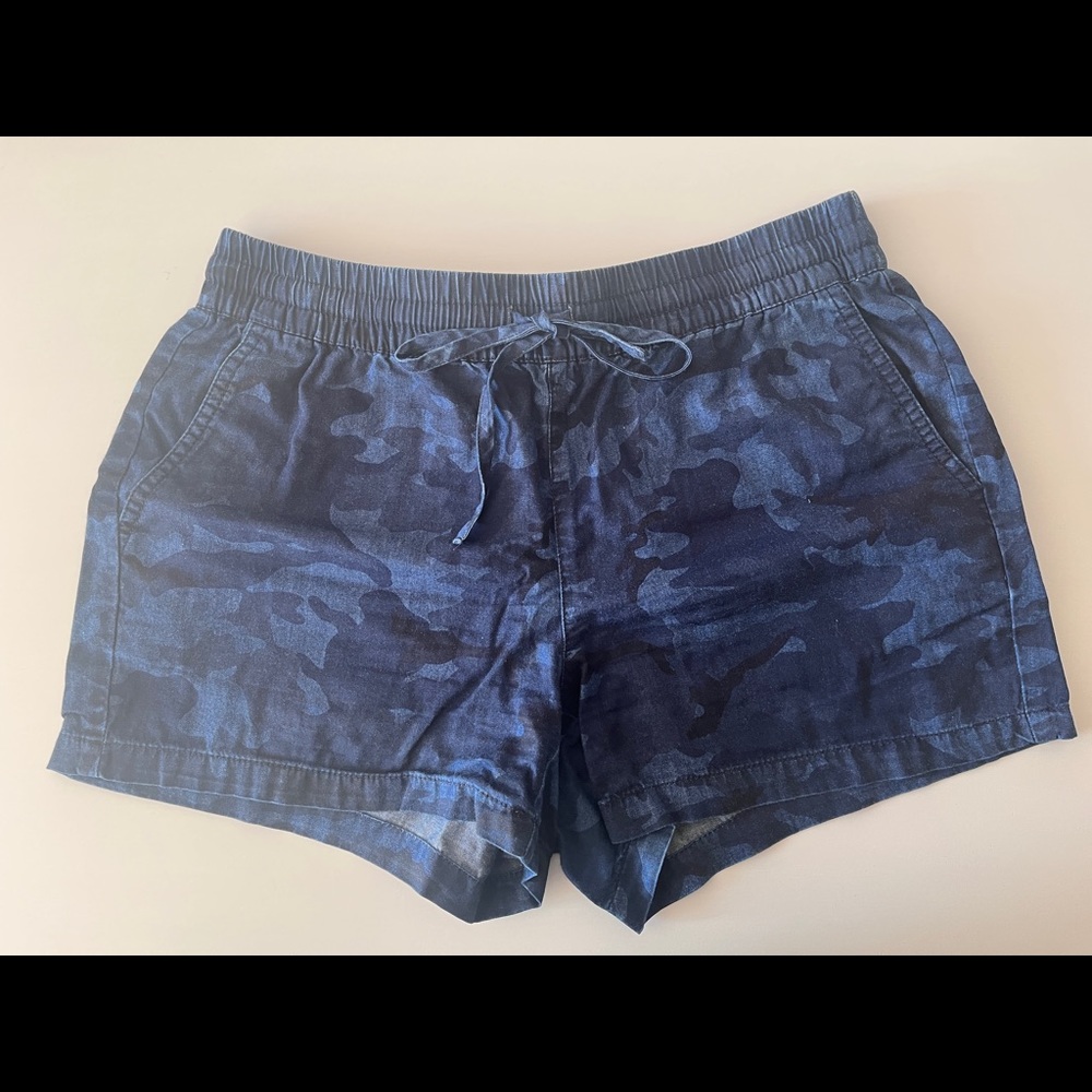 Blue Jean shorts with military pattern (Calvin Klein - size 6)